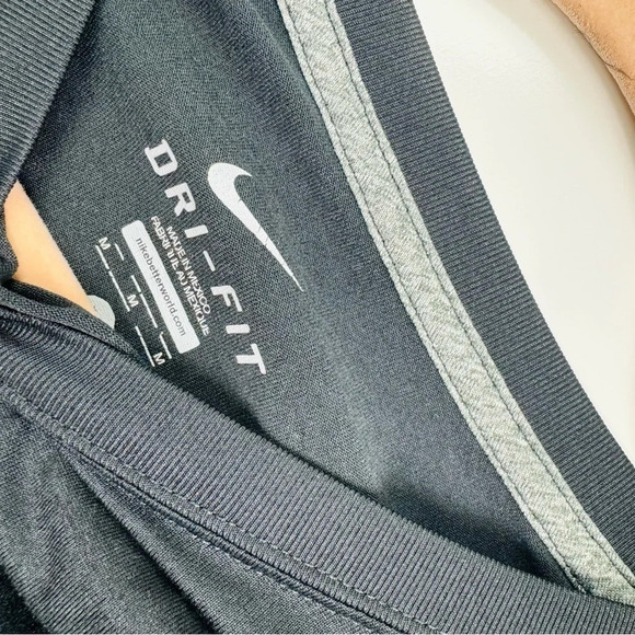 Nike Black DriFit Long-Sleeve Running‎ Top Medium - Picture 6 of 7